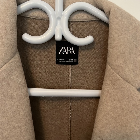 Brand new Zara size medium coat - Picture 2 of 2